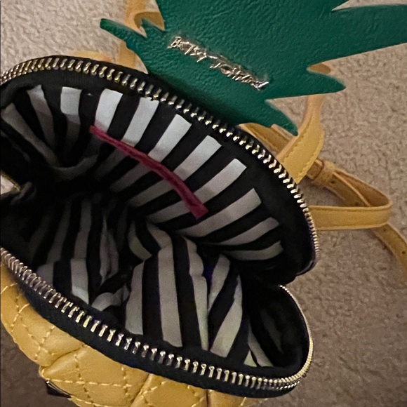 Betsey Johnson “Pineapple of My Eye” Yellow Mini Backpack NWOT - Picture 6 of 8
